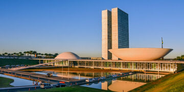 Brasília: Visão Visionária de Niemeyer e Costa na Construção da Capital do Brasil